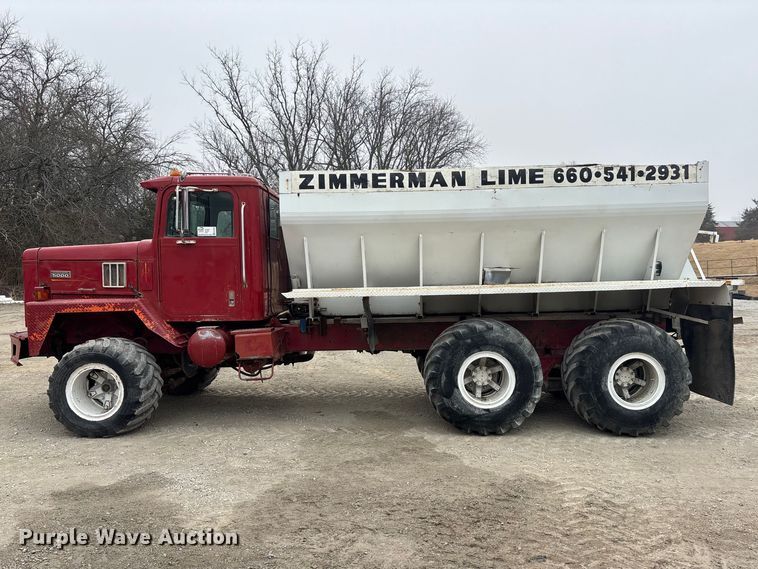 image for item EA4502 1988 International F-5000 spreader truck