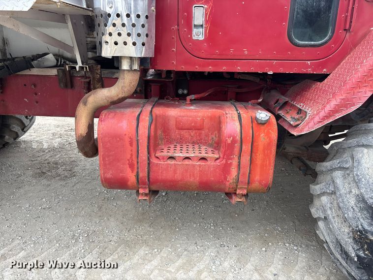 image for item EA4502 1988 International F-5000 spreader truck