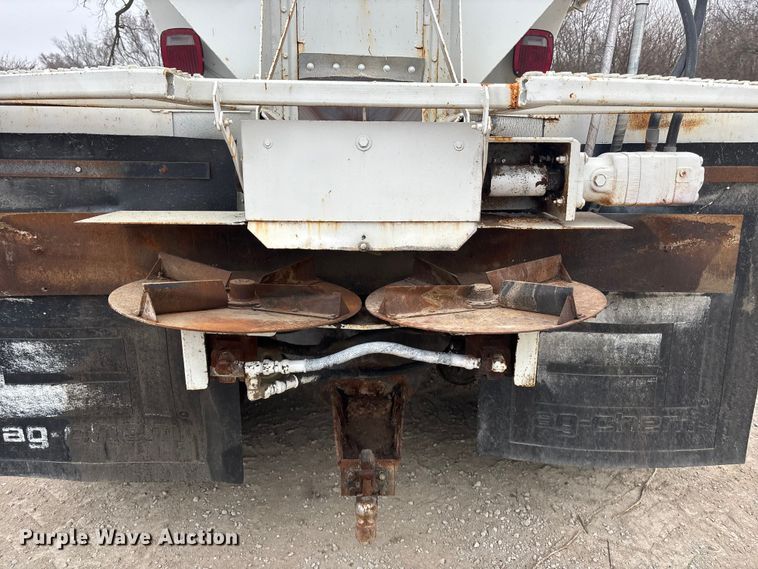 image for item EA4502 1988 International F-5000 spreader truck