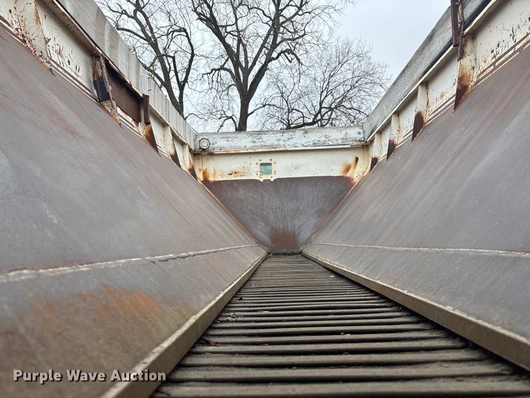 image for item EA4502 1988 International F-5000 spreader truck