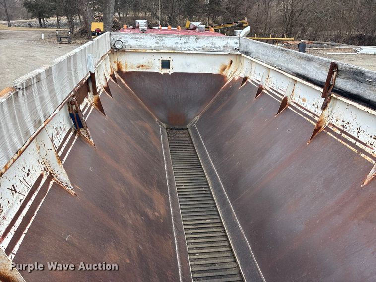 image for item EA4502 1988 International F-5000 spreader truck