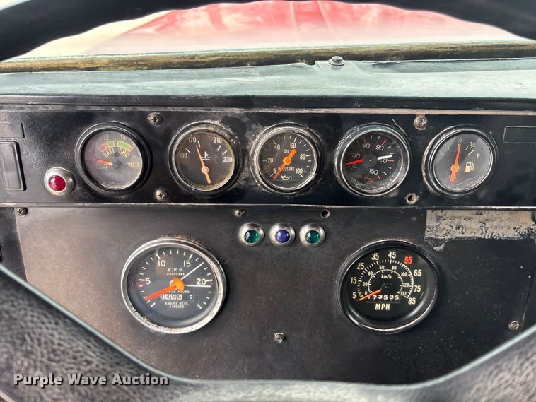 image for item EA4502 1988 International F-5000 spreader truck