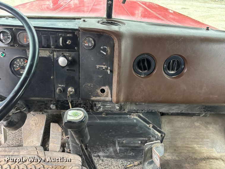 image for item EA4502 1988 International F-5000 spreader truck