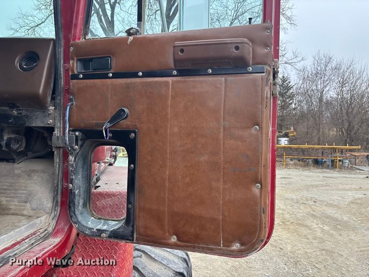 image for item EA4502 1988 International F-5000 spreader truck