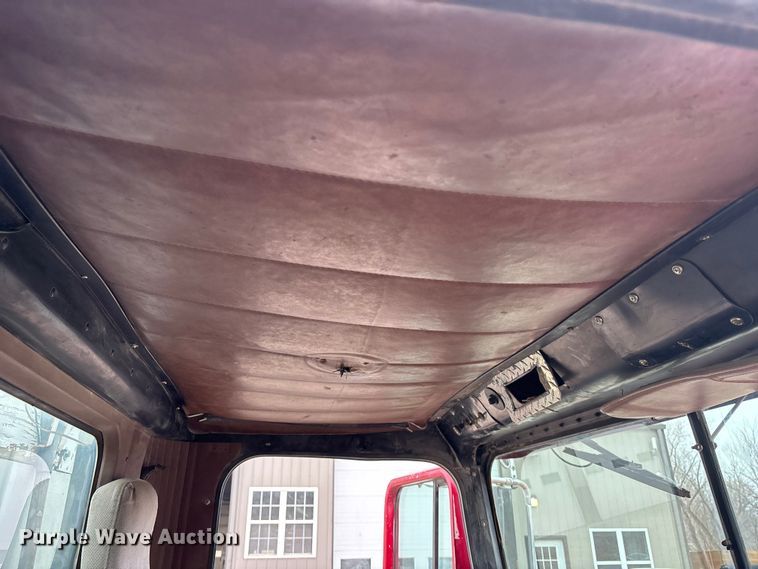 image for item EA4502 1988 International F-5000 spreader truck