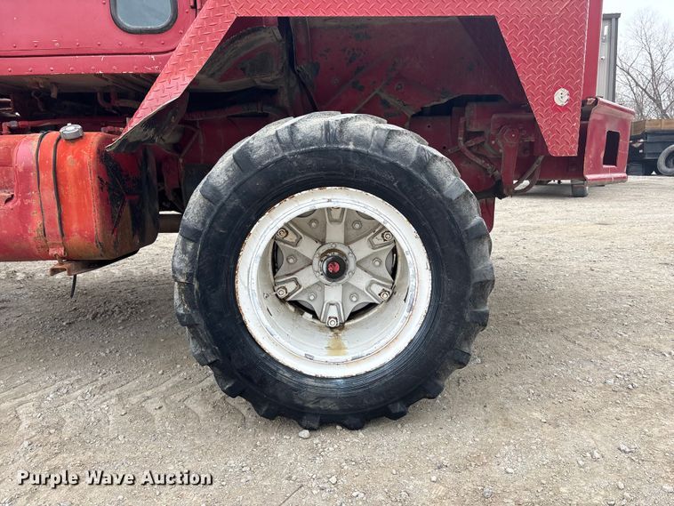 image for item EA4502 1988 International F-5000 spreader truck