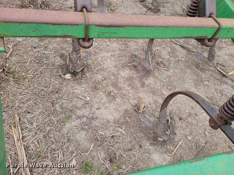 image for item EE0900 1993 John Deere 960 field cultivator