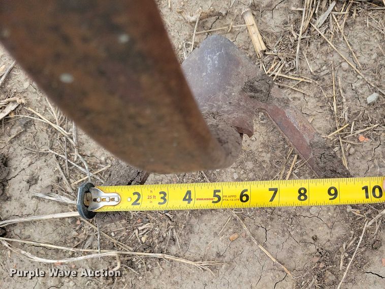 image for item EE0900 1993 John Deere 960 field cultivator