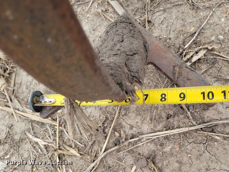 image for item EE0900 1993 John Deere 960 field cultivator