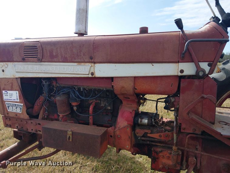 image for item EE1381 1969 International Farmall 656 tractor