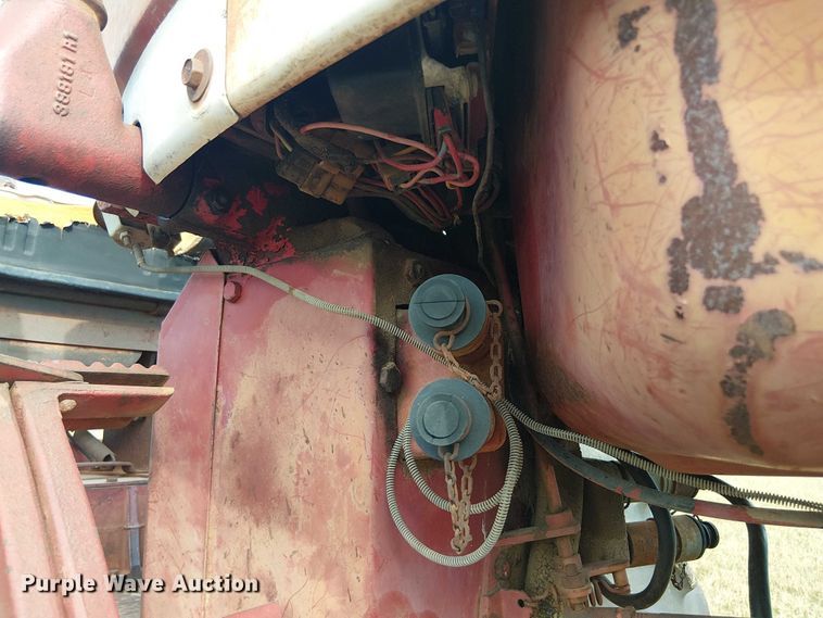 image for item EE1381 1969 International Farmall 656 tractor