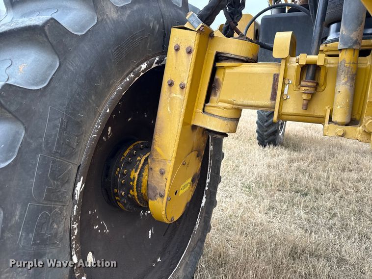 image for item EE3444 2004 RoGator 1264 sprayer