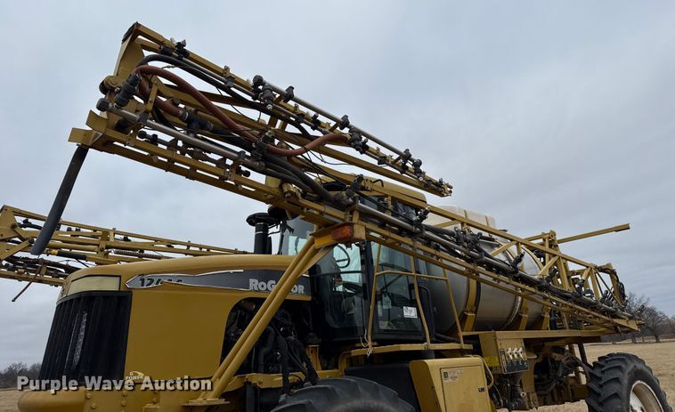 image for item EE3444 2004 RoGator 1264 sprayer