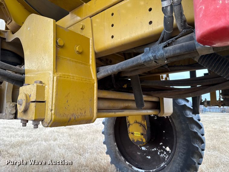 image for item EE3444 2004 RoGator 1264 sprayer