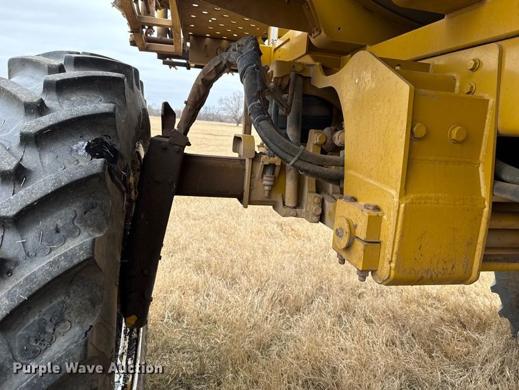 image for item EE3444 2004 RoGator 1264 sprayer