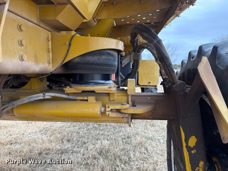 image for item EE3444 2004 RoGator 1264 sprayer