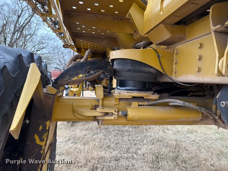 image for item EE3444 2004 RoGator 1264 sprayer