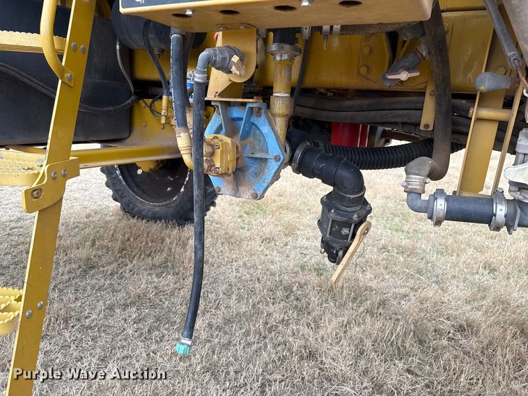 image for item EE3444 2004 RoGator 1264 sprayer