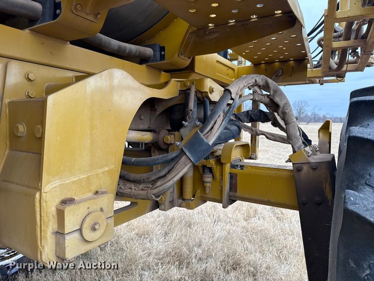 image for item EE3444 2004 RoGator 1264 sprayer