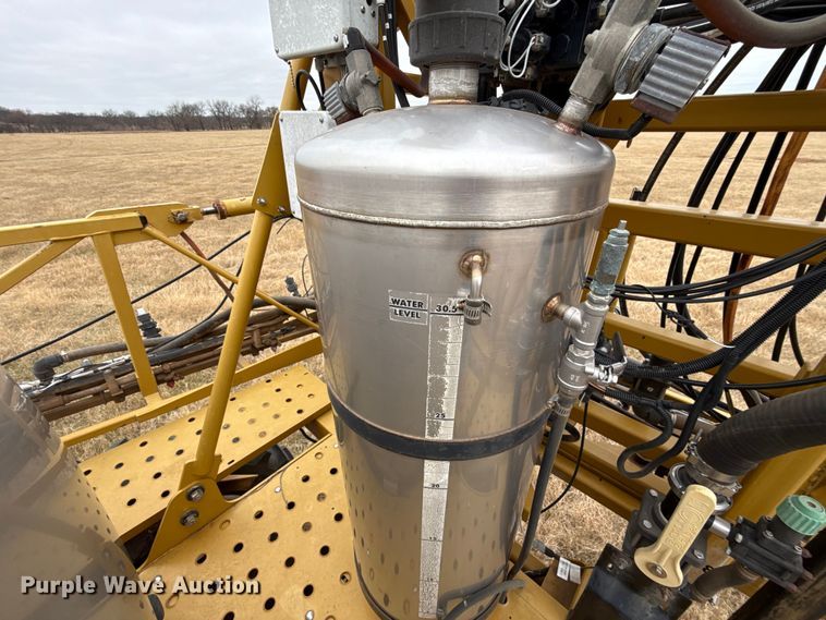 image for item EE3444 2004 RoGator 1264 sprayer