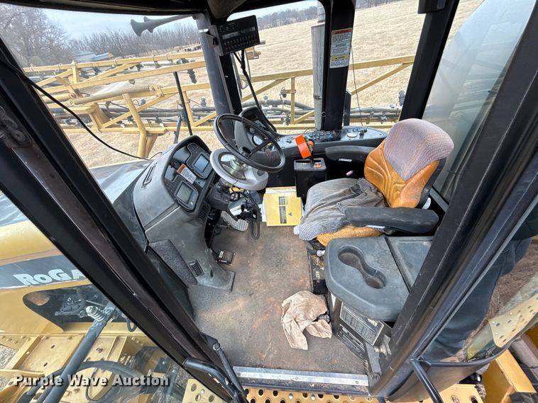 image for item EE3444 2004 RoGator 1264 sprayer