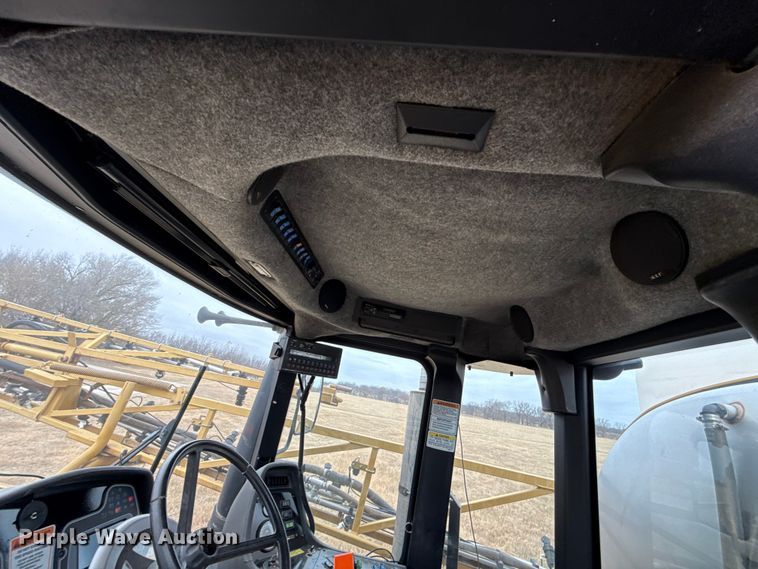 image for item EE3444 2004 RoGator 1264 sprayer