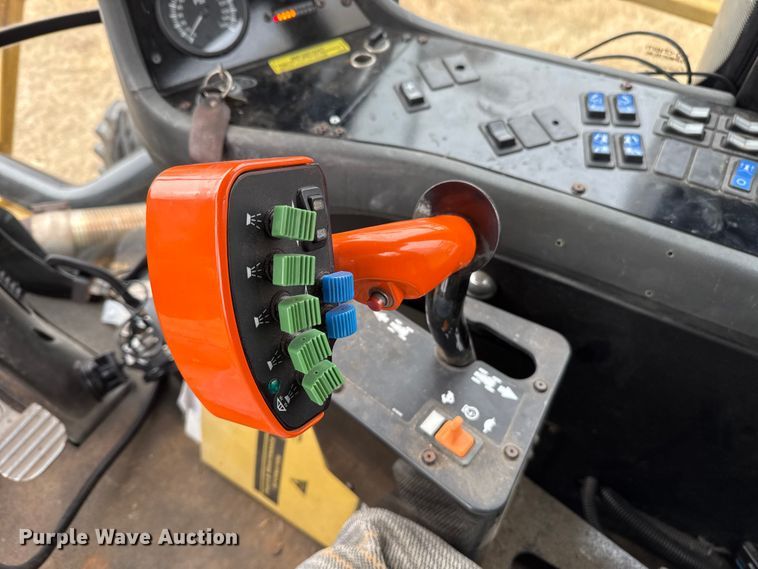 image for item EE3444 2004 RoGator 1264 sprayer