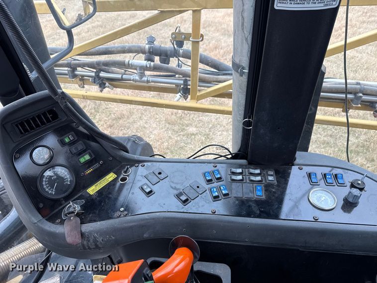 image for item EE3444 2004 RoGator 1264 sprayer