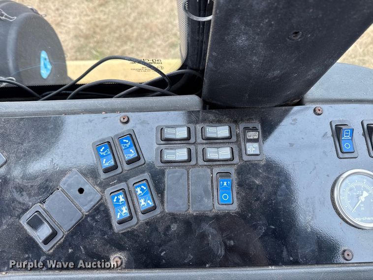 image for item EE3444 2004 RoGator 1264 sprayer