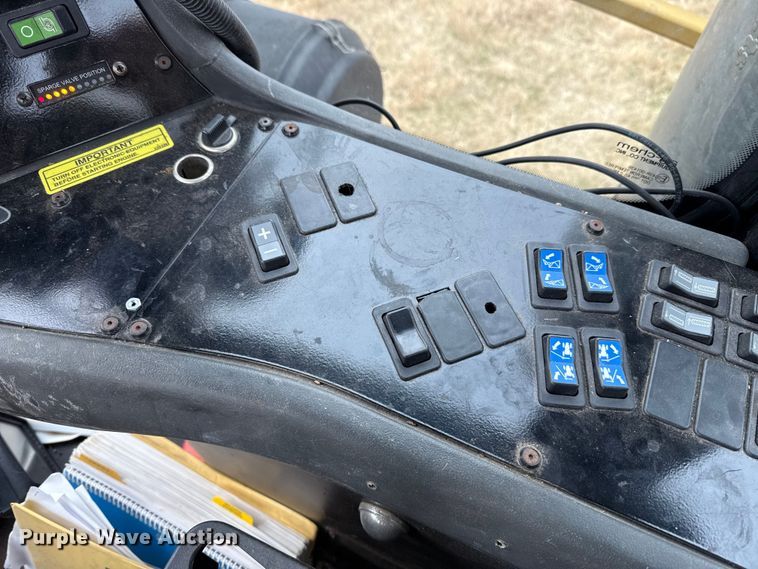 image for item EE3444 2004 RoGator 1264 sprayer