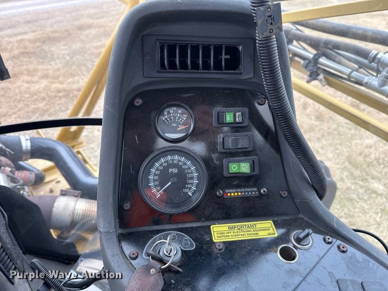 image for item EE3444 2004 RoGator 1264 sprayer