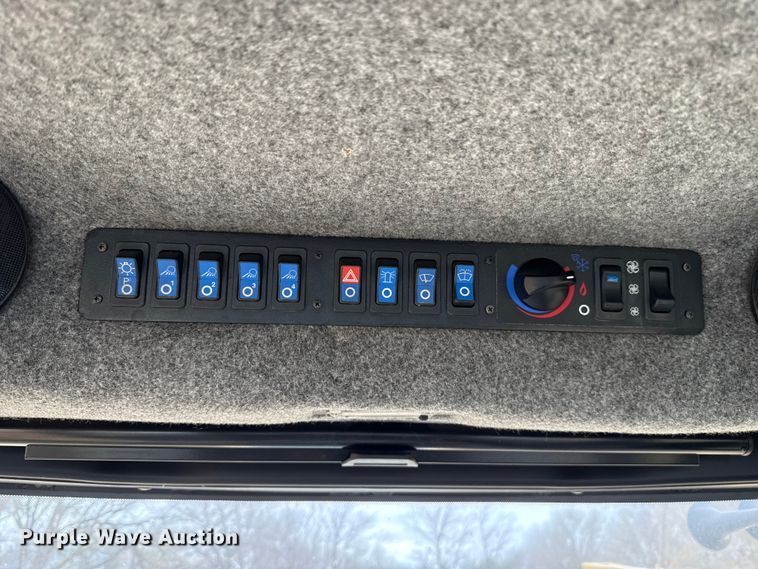 image for item EE3444 2004 RoGator 1264 sprayer