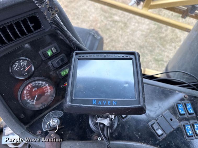 image for item EE3444 2004 RoGator 1264 sprayer