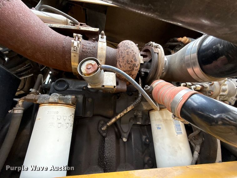 image for item EE3444 2004 RoGator 1264 sprayer