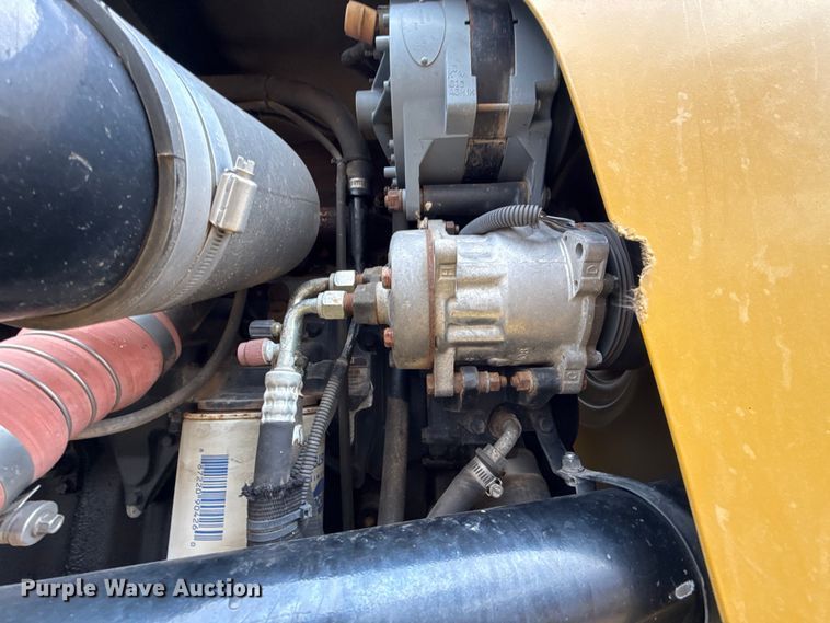 image for item EE3444 2004 RoGator 1264 sprayer