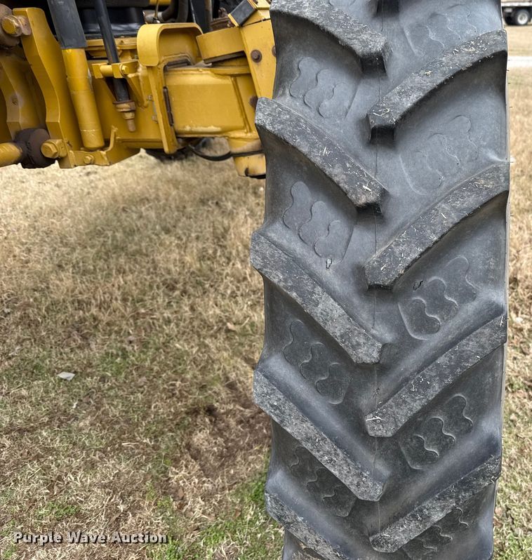 image for item EE3444 2004 RoGator 1264 sprayer