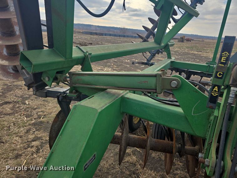 image for item EL7493 John Deere 630 tandem disk