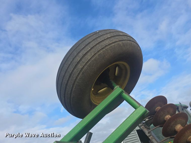 image for item EL7493 John Deere 630 tandem disk