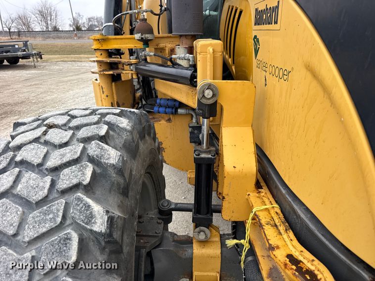 image for item ER0458 2012 Challenger MT475B MFWD tractor