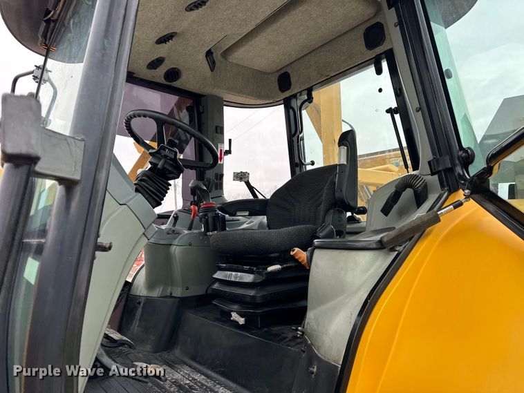 image for item ER0458 2012 Challenger MT475B MFWD tractor