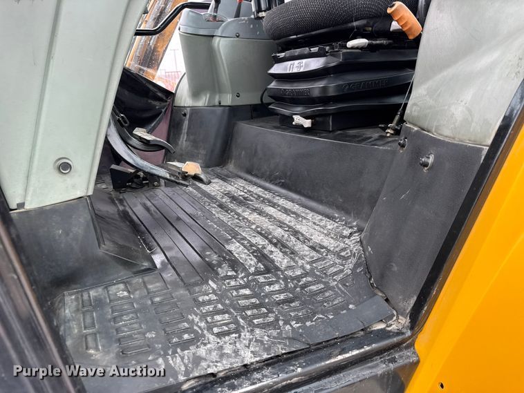 image for item ER0458 2012 Challenger MT475B MFWD tractor