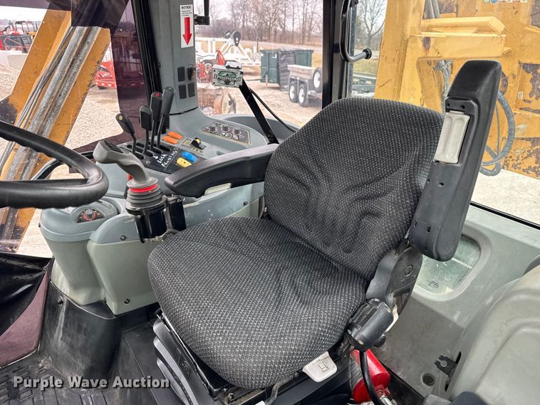 image for item ER0458 2012 Challenger MT475B MFWD tractor