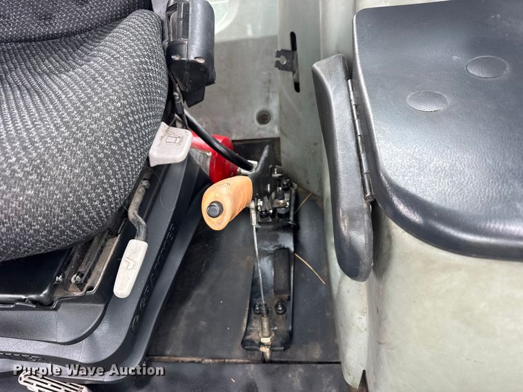 image for item ER0458 2012 Challenger MT475B MFWD tractor