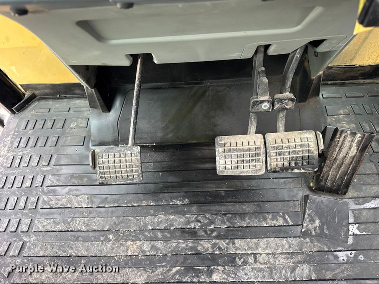 image for item ER0458 2012 Challenger MT475B MFWD tractor