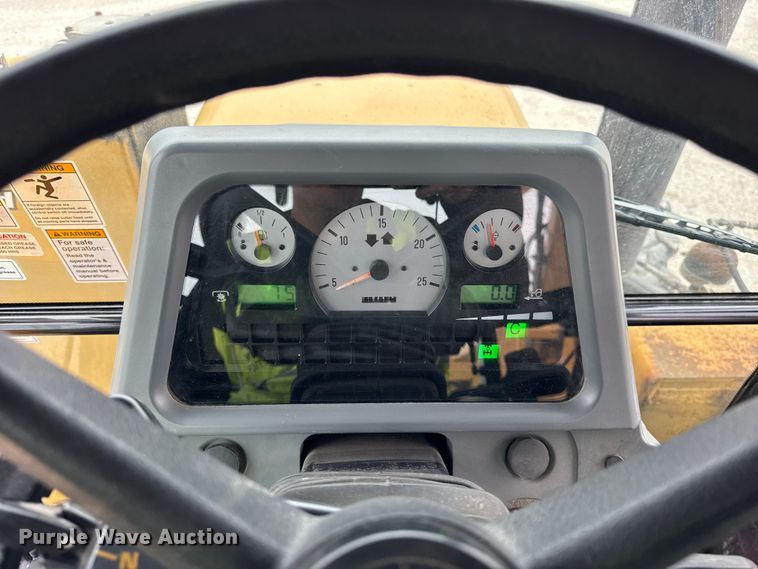 image for item ER0458 2012 Challenger MT475B MFWD tractor