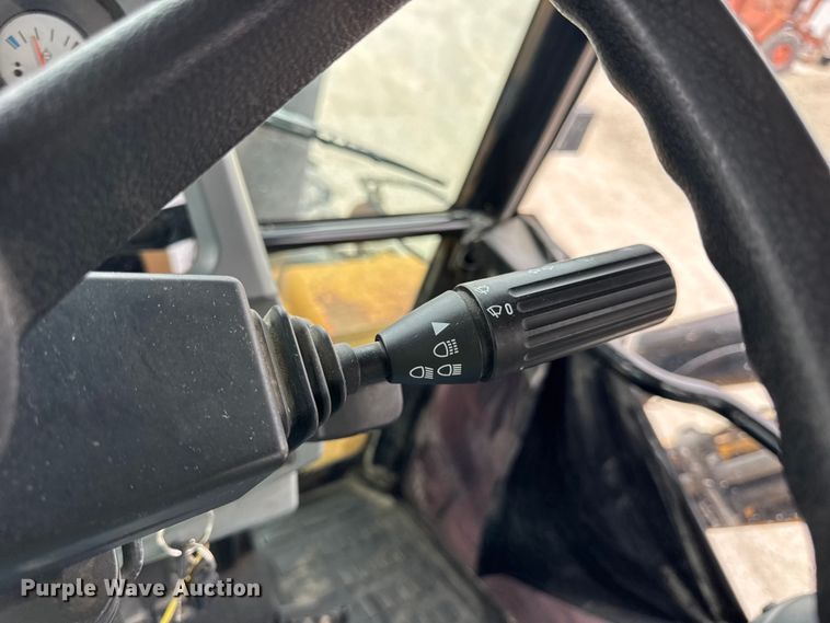 image for item ER0458 2012 Challenger MT475B MFWD tractor