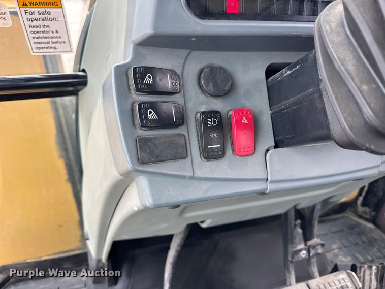 image for item ER0458 2012 Challenger MT475B MFWD tractor