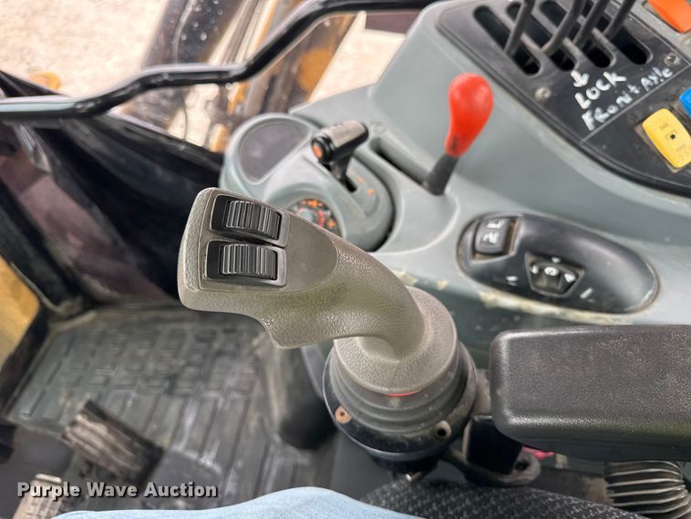 image for item ER0458 2012 Challenger MT475B MFWD tractor