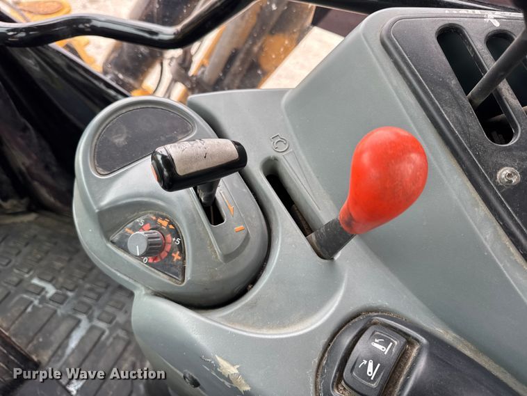 image for item ER0458 2012 Challenger MT475B MFWD tractor