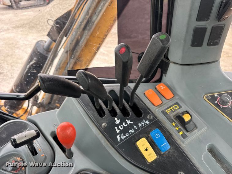 image for item ER0458 2012 Challenger MT475B MFWD tractor